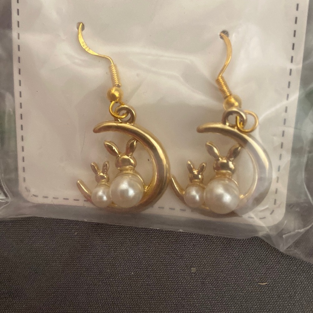 Rabbit tale earrings